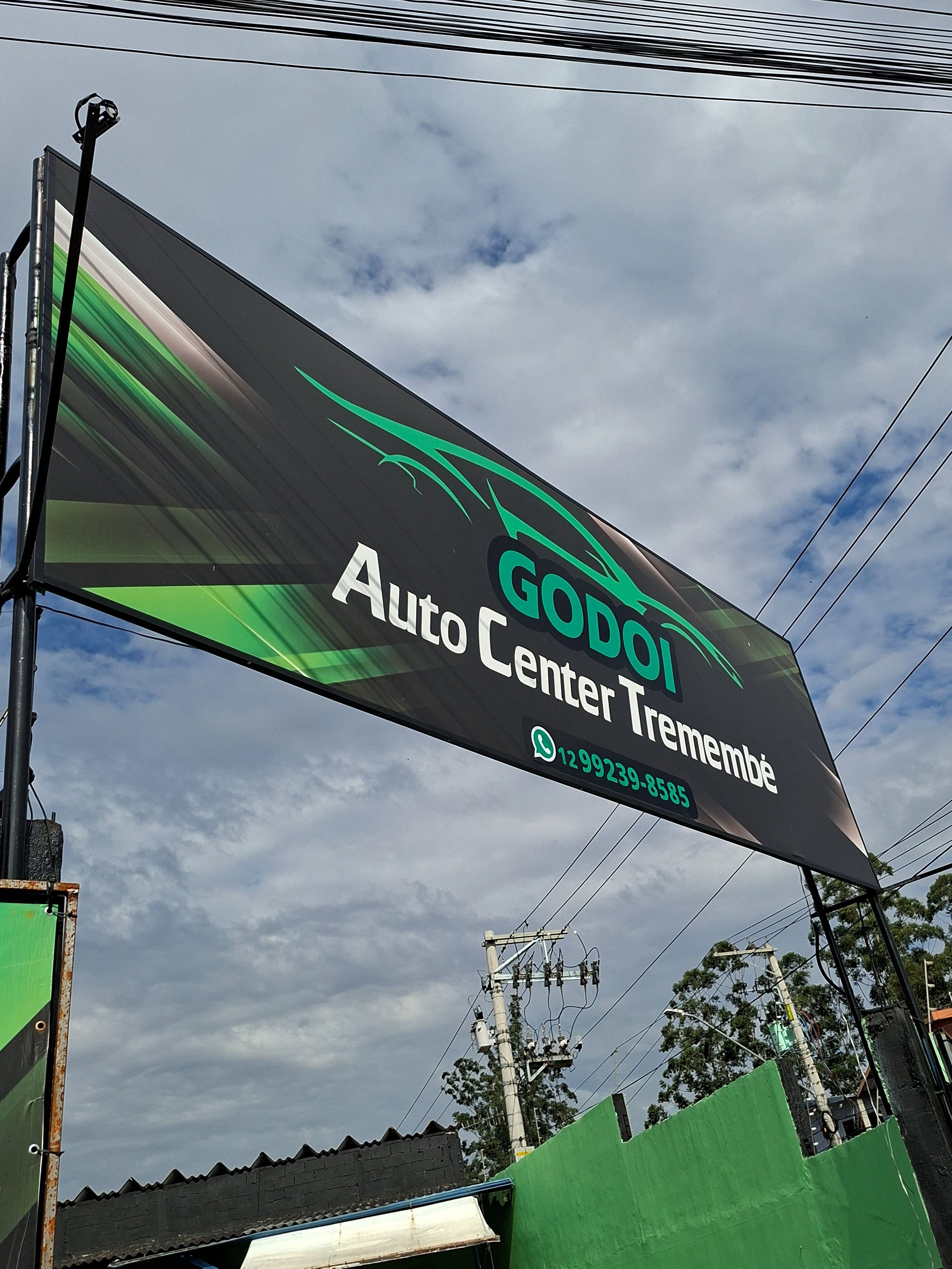 Oficina Godoi Autocenter - equipe trabalhando